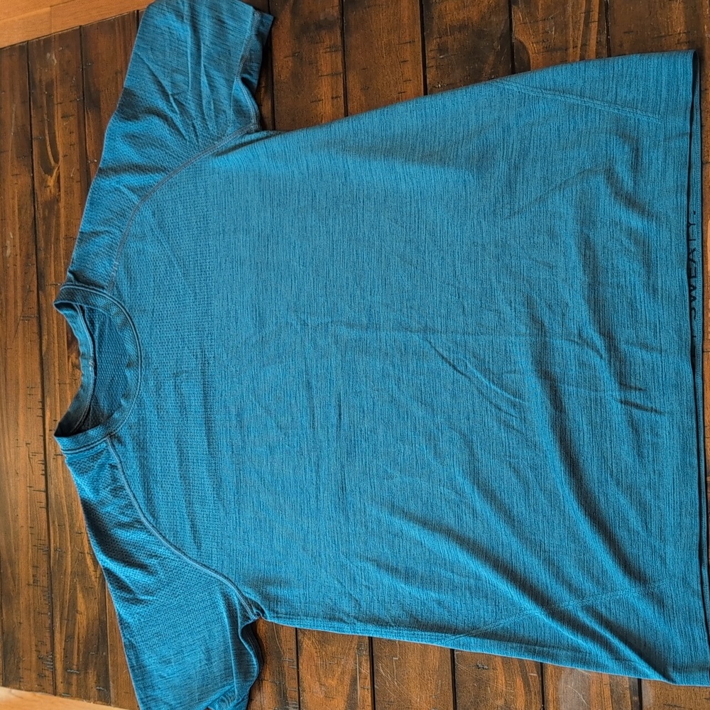 Lululemon Metal Vent Short Sleeve - Picture 2 of 5